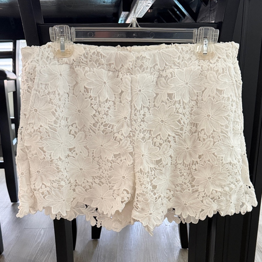 Romeo & Juliet Couture Cream pull on Lace Shorts